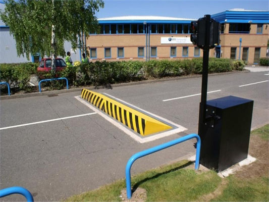 Полностью автоматический гидравлический дорожный блокиратор из стали A3 грузоподъемностью 80 тонн с дистанционным управлением для обеспечения безопасности