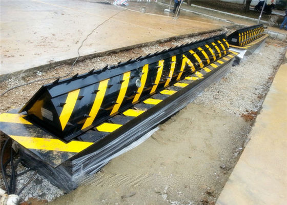 Управление транспортным средством Автоматический подъемный электрогидравлический блокировщик дорог с 70T осью загрузки PLC управление и дистанционное управление